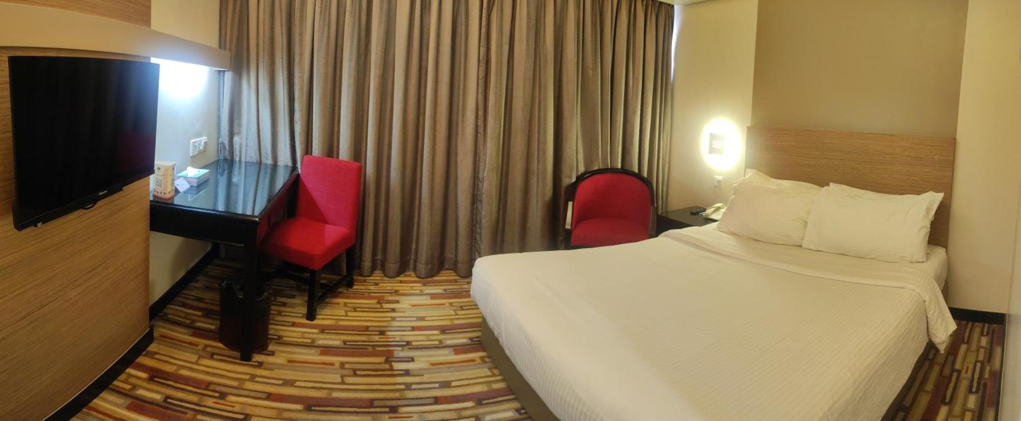 Harbour View Hotel Кучинг Екстериор снимка