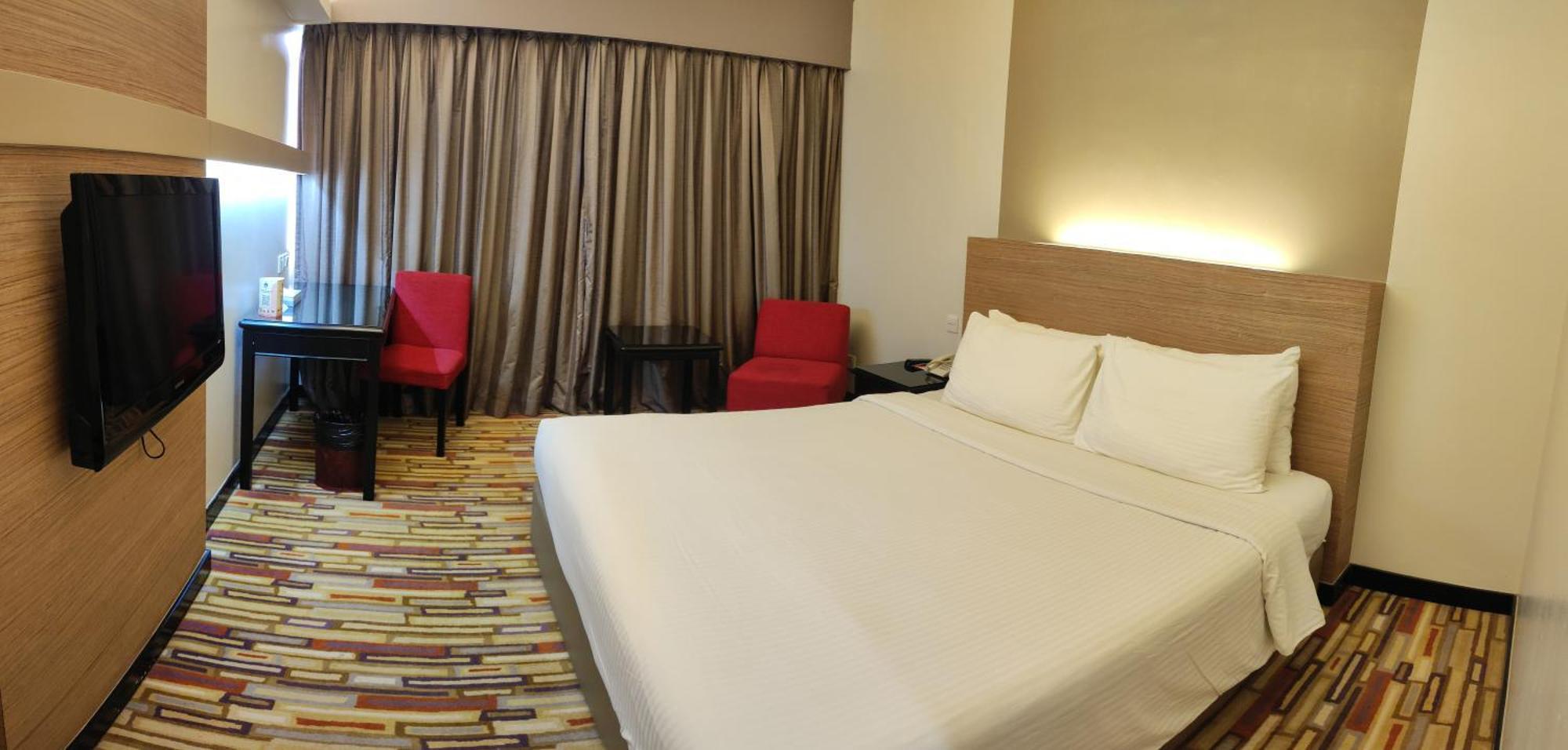 Harbour View Hotel Кучинг Екстериор снимка